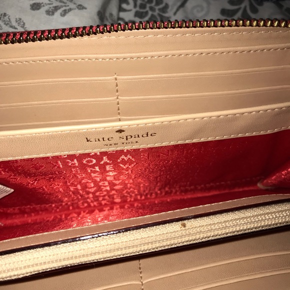 Kate Spade Wallet - Picture 6 of 8